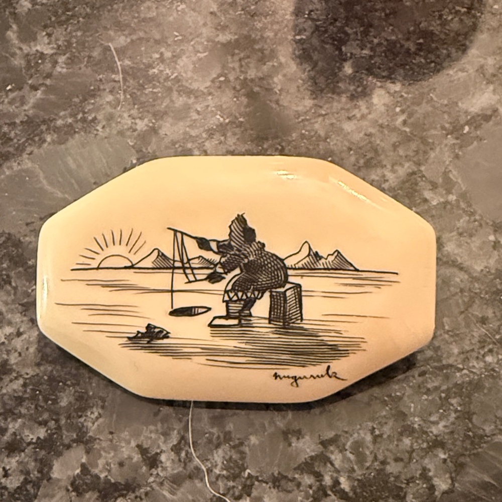 Vintage Inuit scrimshaw ivory pin